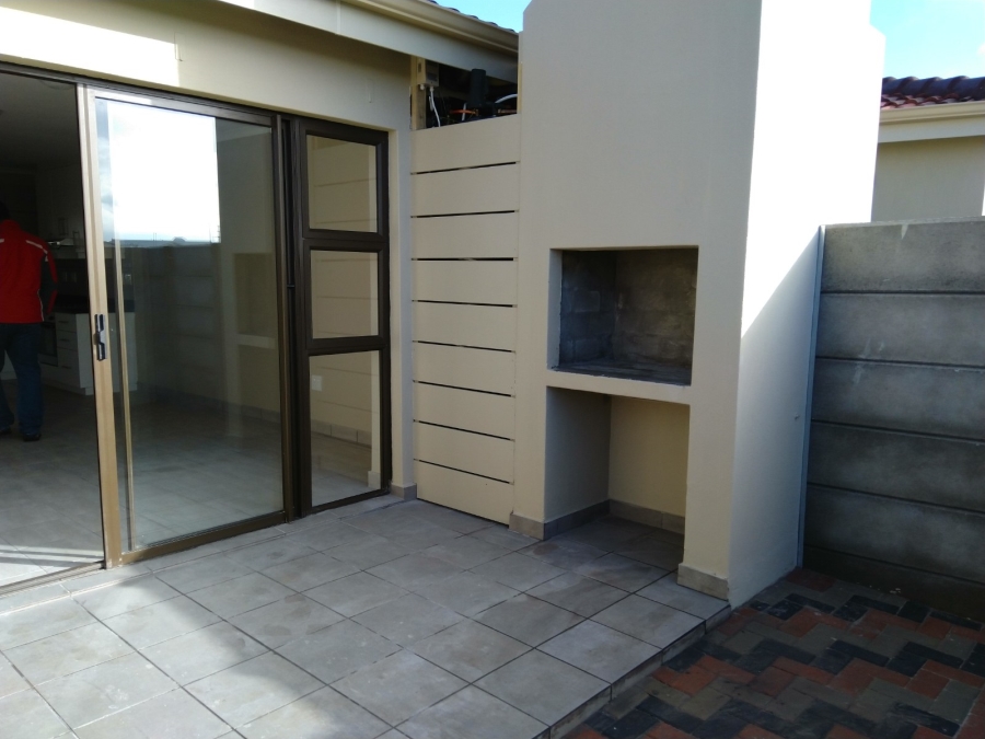 To Let 3 Bedroom Property for Rent in Stellendale Western Cape